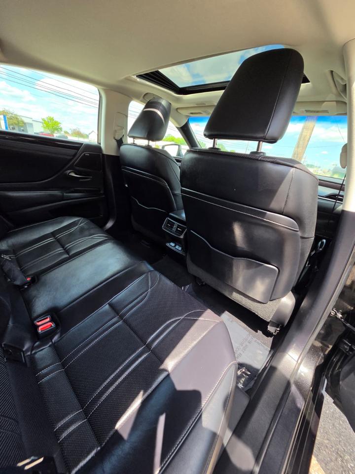 Lexus ES ES 300h Luxury FWD 2021