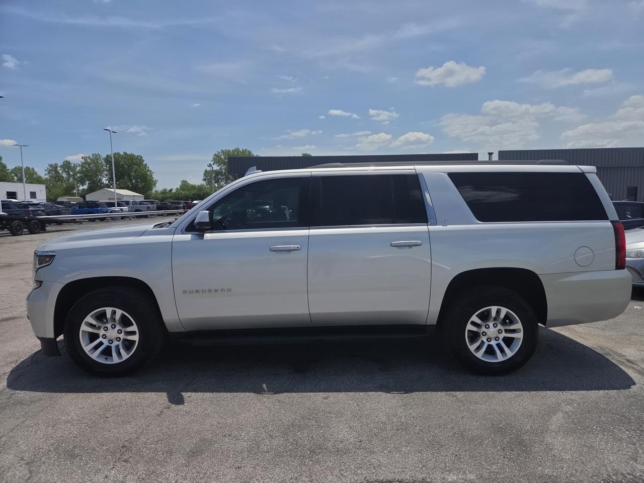Chevrolet Suburban 4WD 4dr 1500 LT 2019