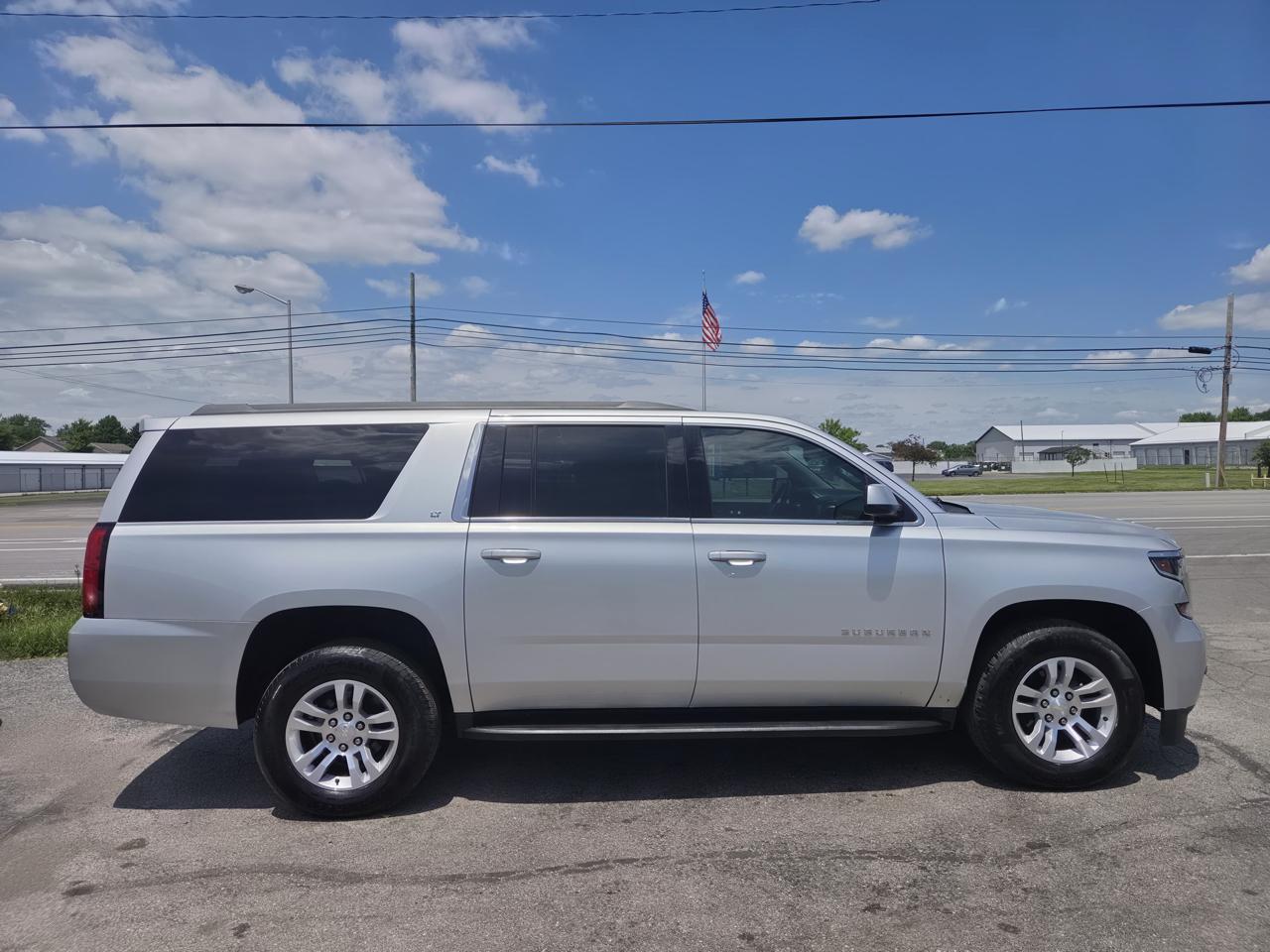 Chevrolet Suburban 4WD 4dr 1500 LT 2019