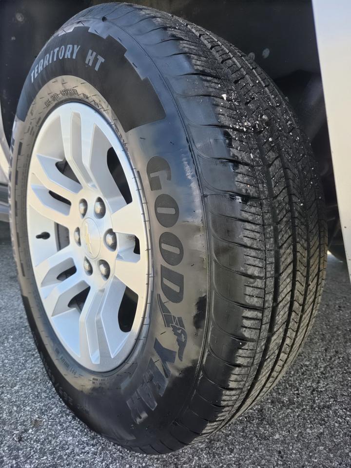 Chevrolet Suburban 4WD 4dr 1500 LT 2019