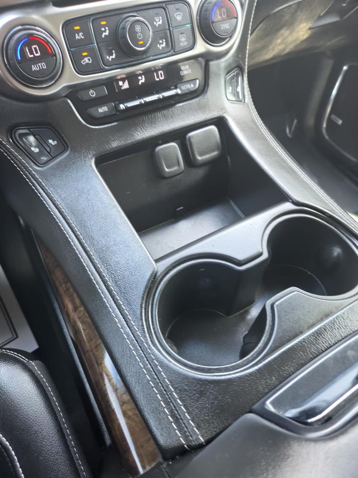 Chevrolet Suburban 4WD 4dr 1500 LT 2019