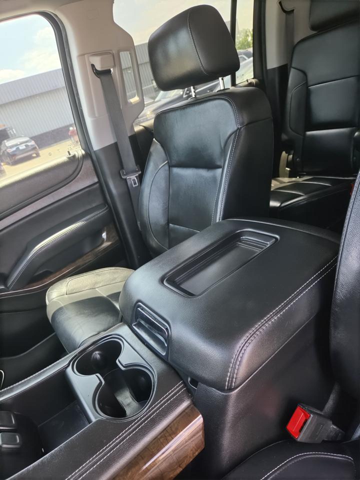 Chevrolet Suburban 4WD 4dr 1500 LT 2019