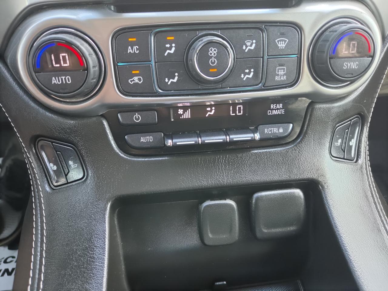 Chevrolet Suburban 4WD 4dr 1500 LT 2019
