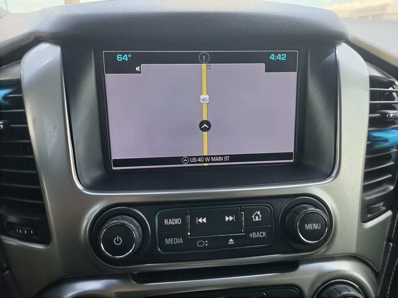 Chevrolet Suburban 4WD 4dr 1500 LT 2019