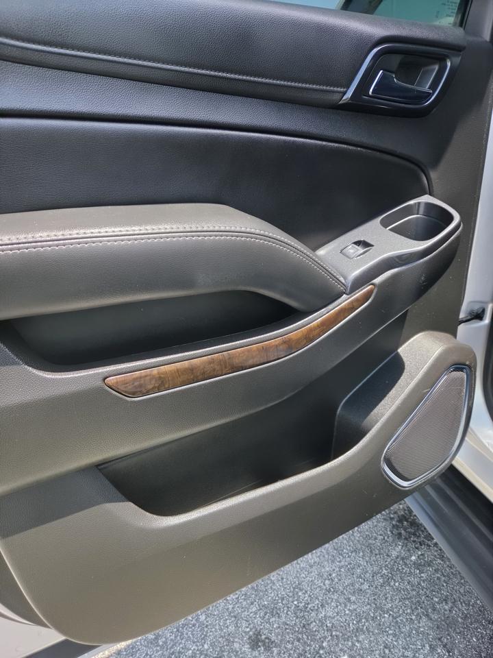 Chevrolet Suburban 4WD 4dr 1500 LT 2019