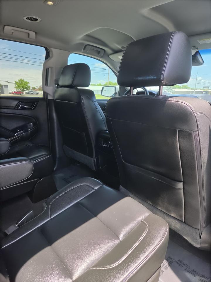Chevrolet Suburban 4WD 4dr 1500 LT 2019