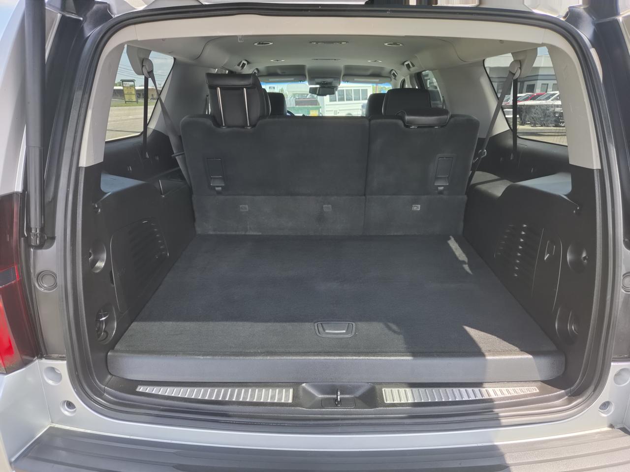 Chevrolet Suburban 4WD 4dr 1500 LT 2019