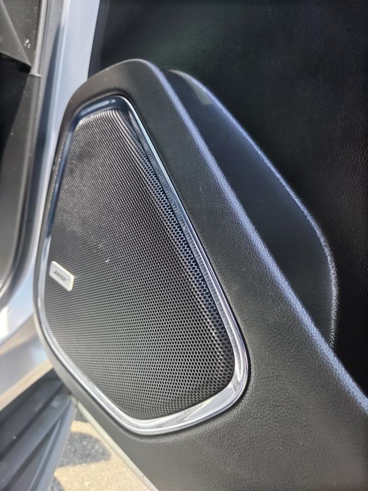 Chevrolet Suburban 4WD 4dr 1500 LT 2019