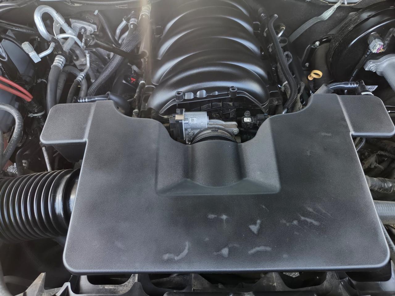 Chevrolet Suburban 4WD 4dr 1500 LT 2019