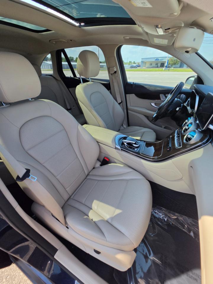Mercedes-Benz GLC GLC 300 4MATIC SUV 2017