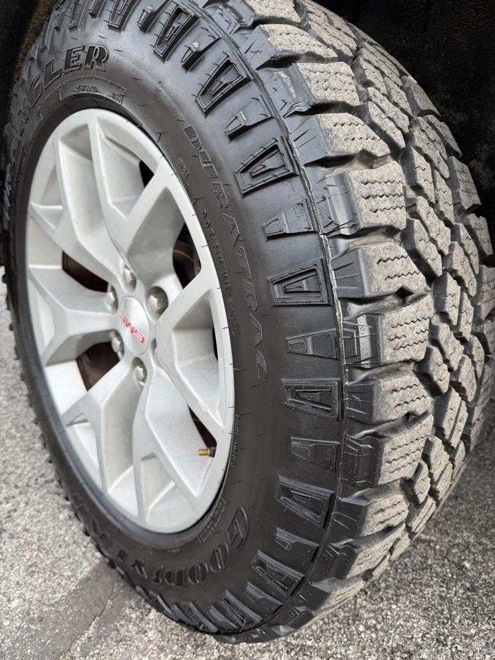 GMC Sierra 1500 4WD Crew Cab 143.5" SLT 2015