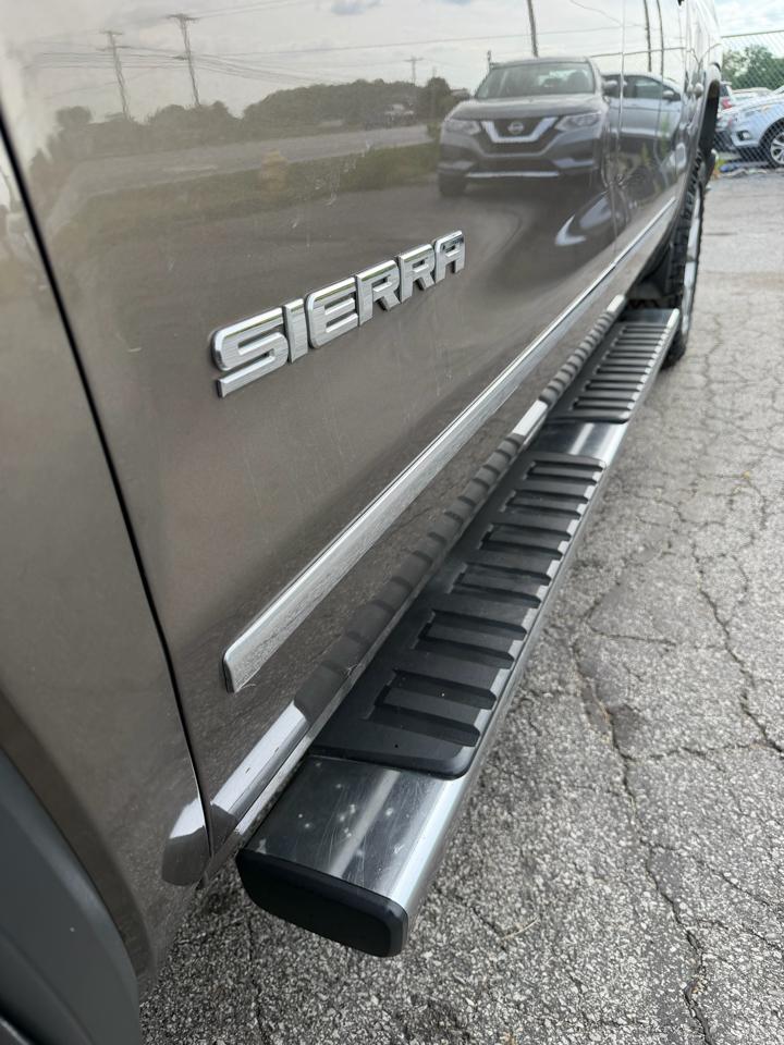 GMC Sierra 1500 4WD Crew Cab 143.5" SLT 2015