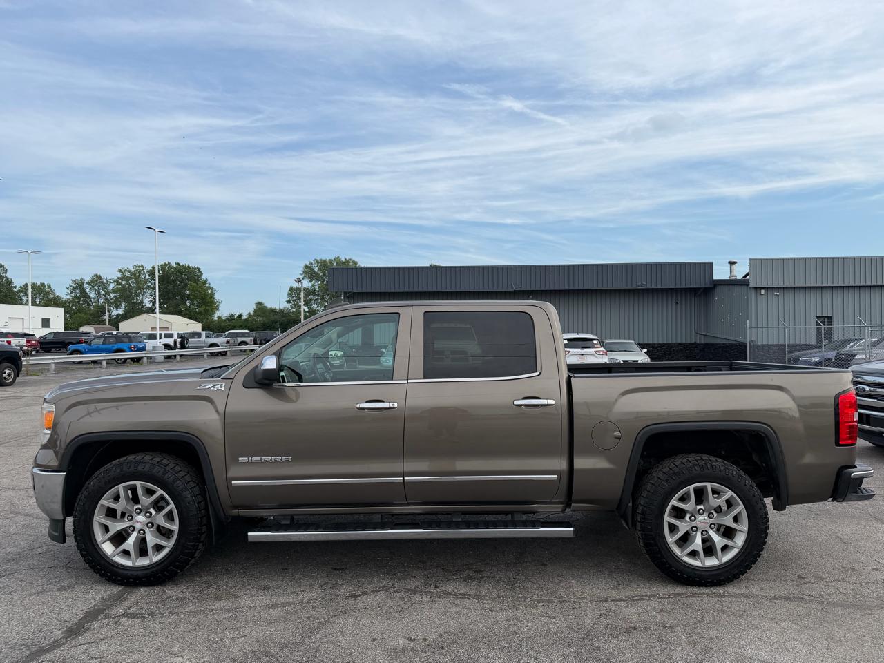 GMC Sierra 1500 4WD Crew Cab 143.5" SLT 2015