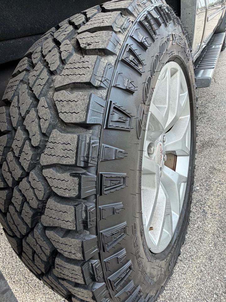 GMC Sierra 1500 4WD Crew Cab 143.5" SLT 2015