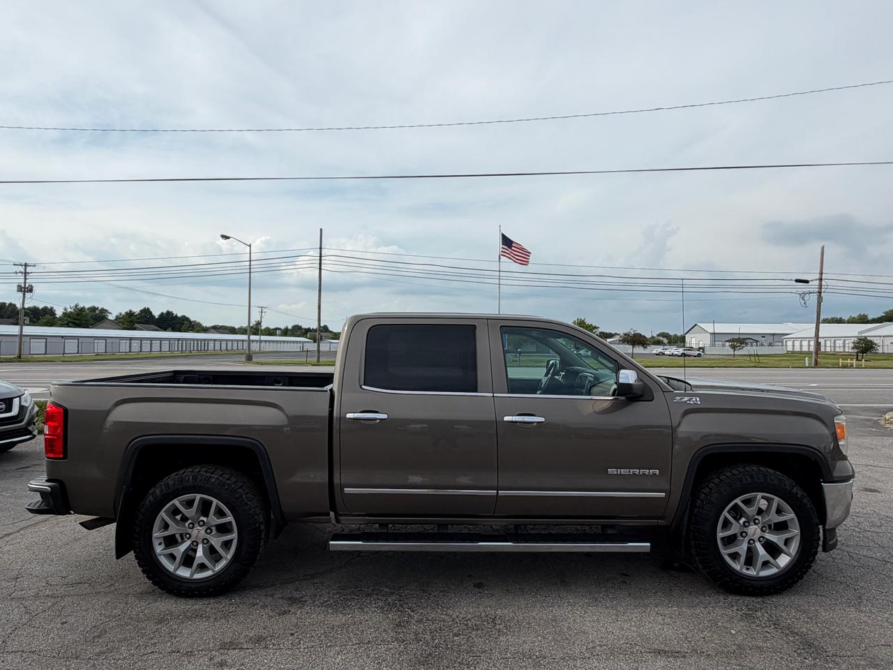 GMC Sierra 1500 4WD Crew Cab 143.5" SLT 2015