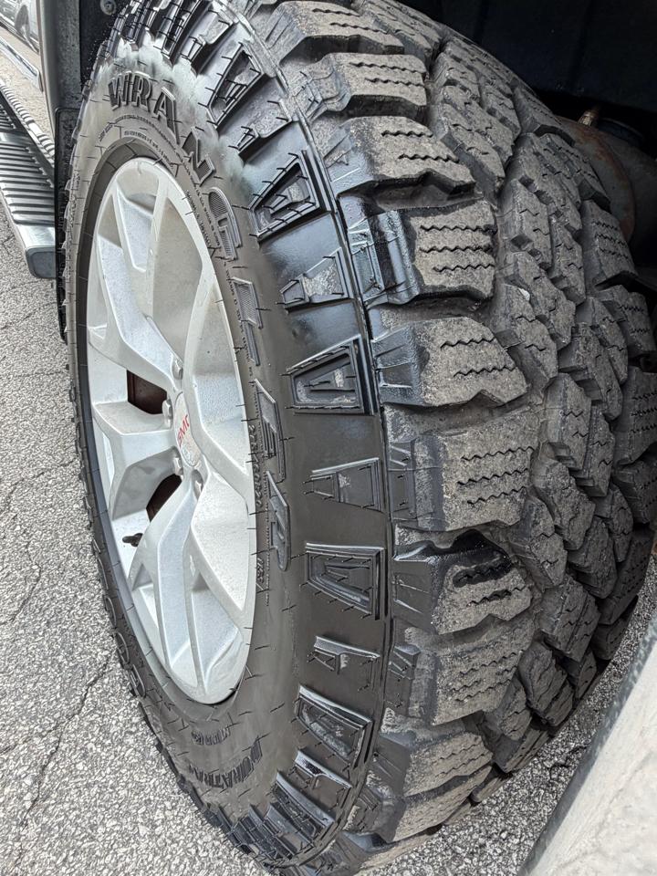 GMC Sierra 1500 4WD Crew Cab 143.5" SLT 2015