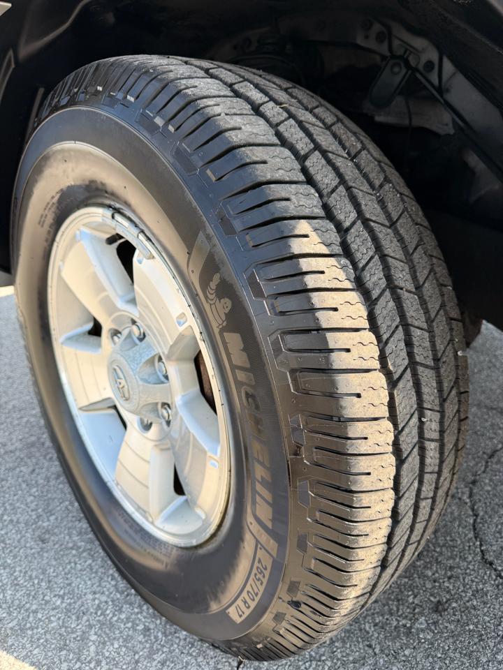 Toyota Tacoma 4WD Access V6 AT (Natl) 2011