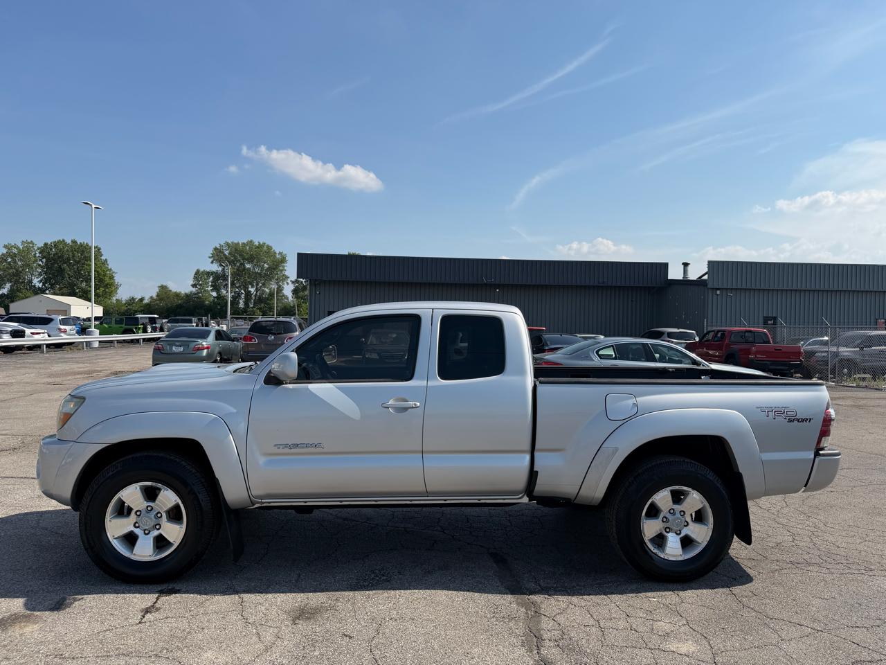 Toyota Tacoma 4WD Access V6 AT (Natl) 2011