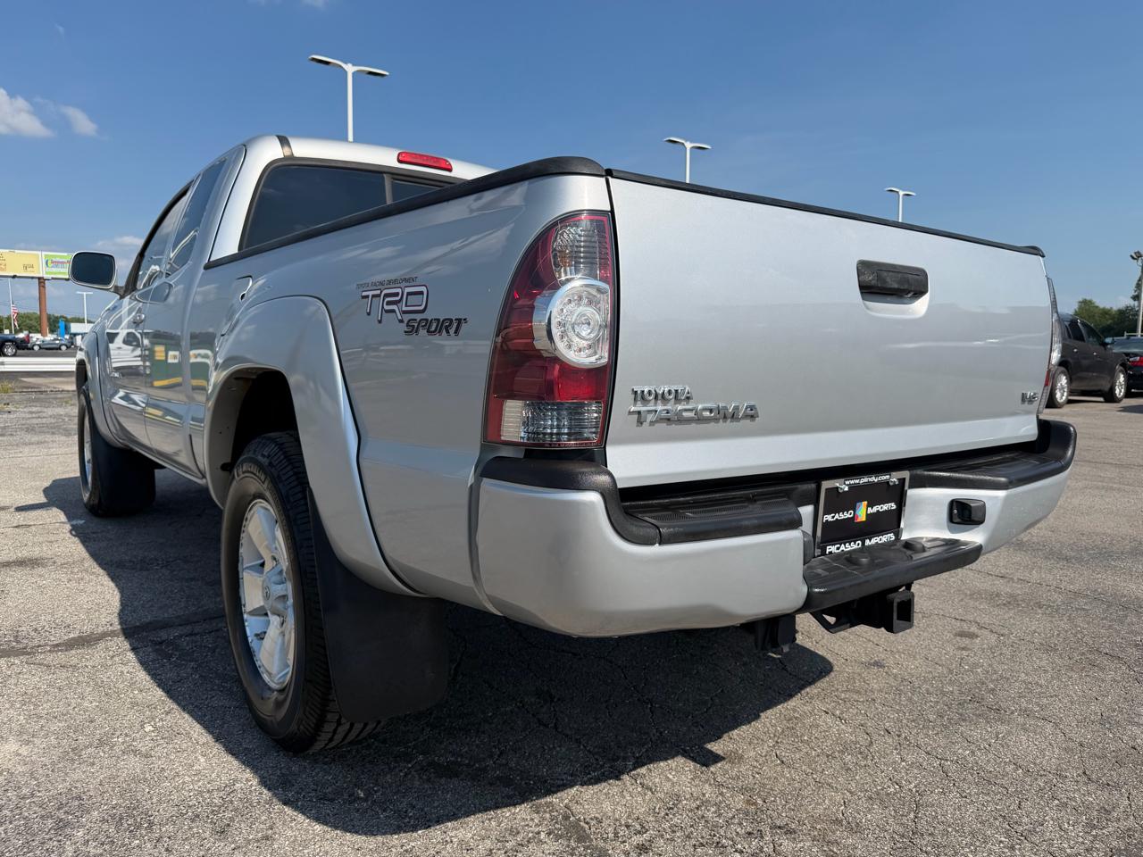 Toyota Tacoma 4WD Access V6 AT (Natl) 2011