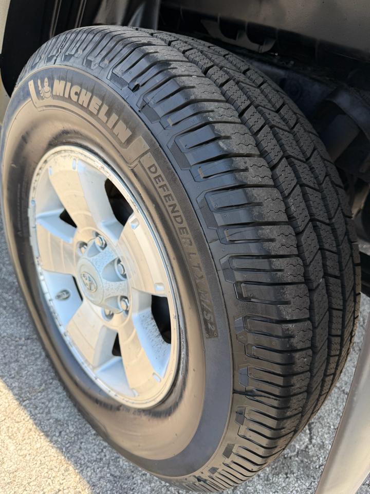 Toyota Tacoma 4WD Access V6 AT (Natl) 2011