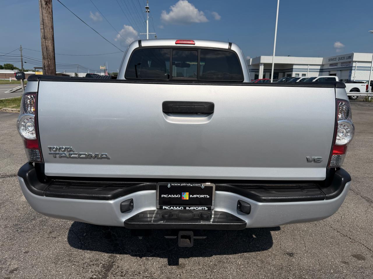Toyota Tacoma 4WD Access V6 AT (Natl) 2011