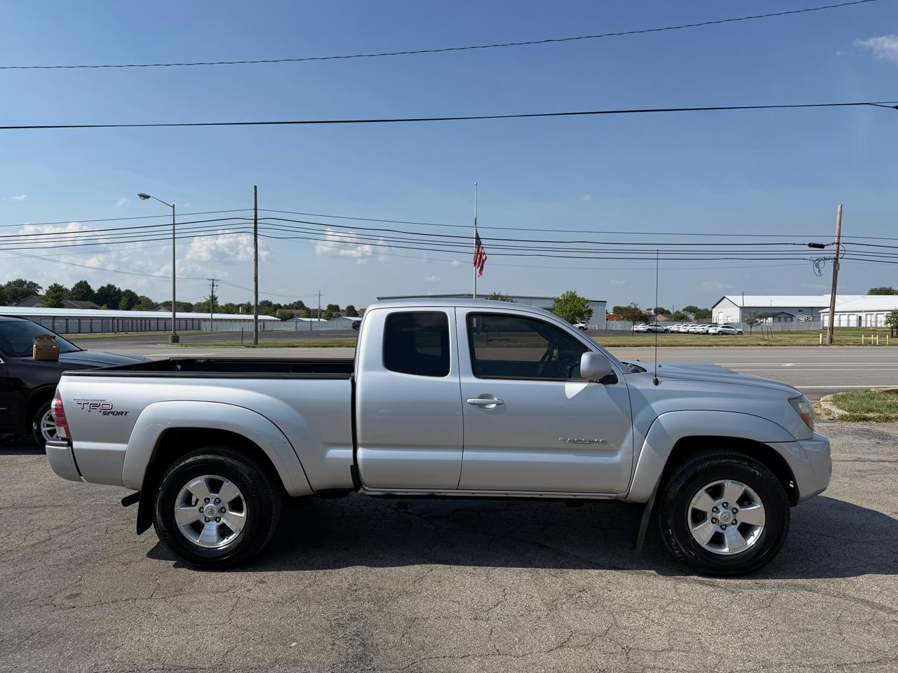 Toyota Tacoma 4WD Access V6 AT (Natl) 2011