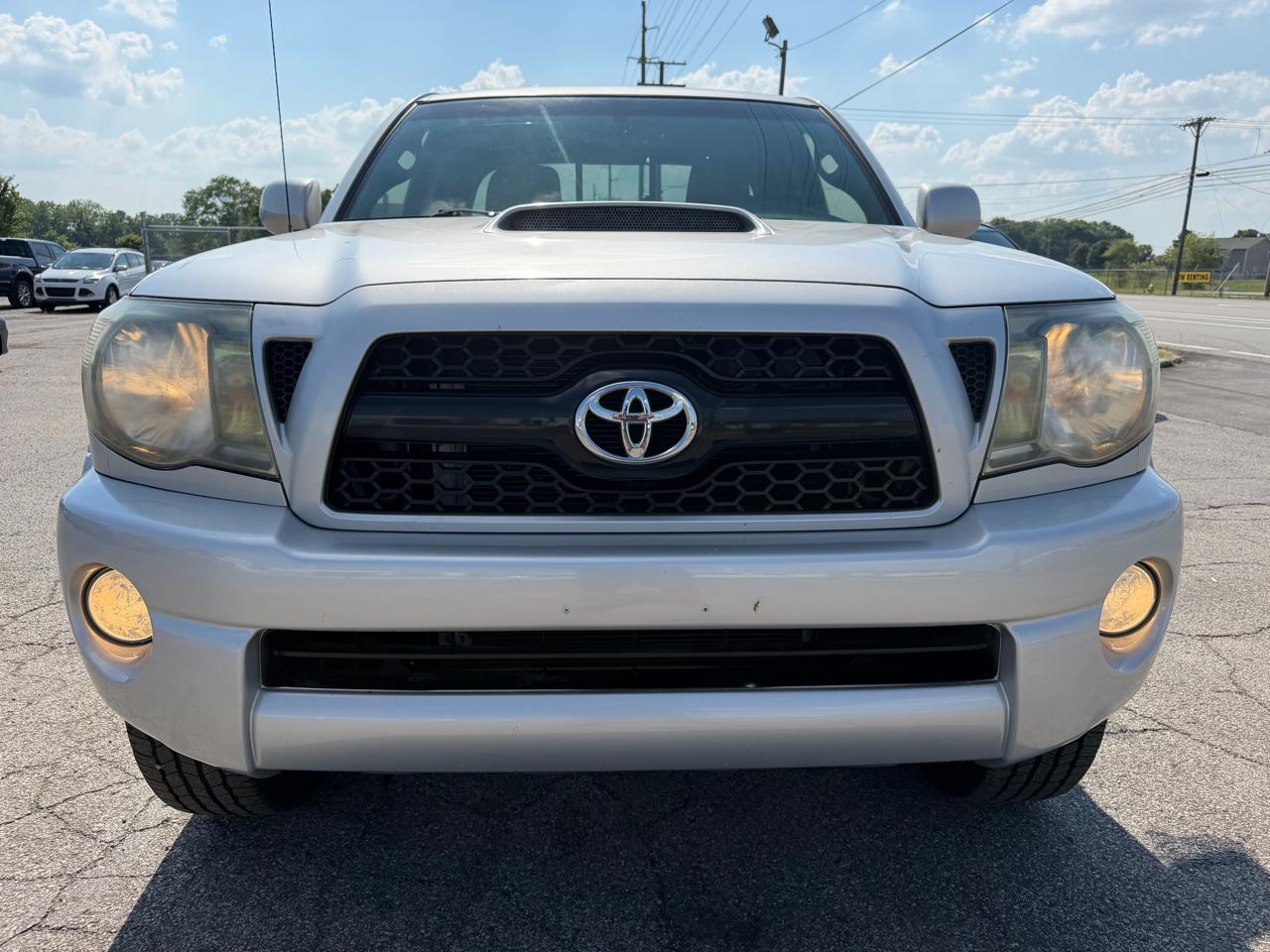 Toyota Tacoma 4WD Access V6 AT (Natl) 2011