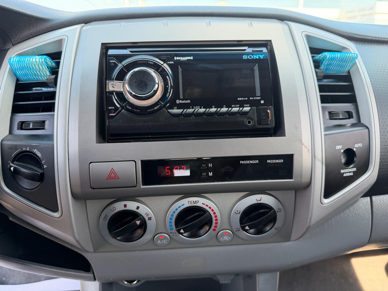 Toyota Tacoma 4WD Access V6 AT (Natl) 2011