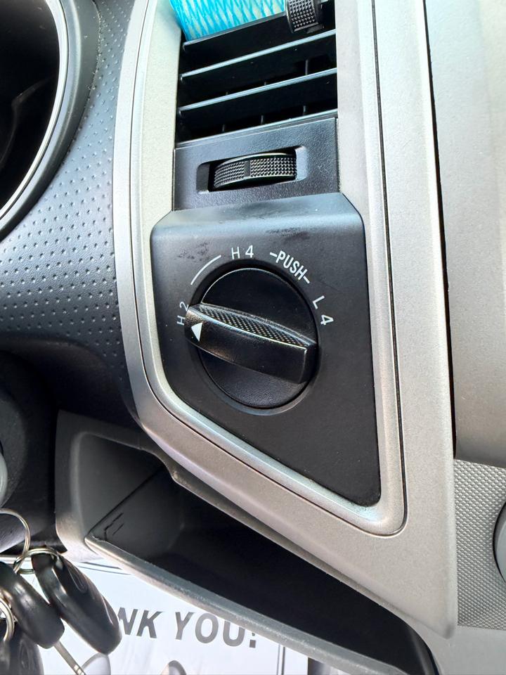 Toyota Tacoma 4WD Access V6 AT (Natl) 2011