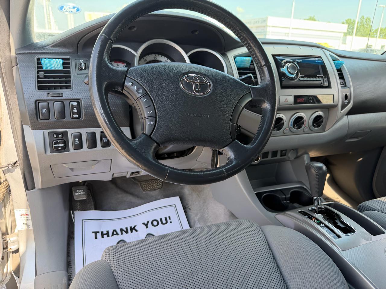 Toyota Tacoma 4WD Access V6 AT (Natl) 2011