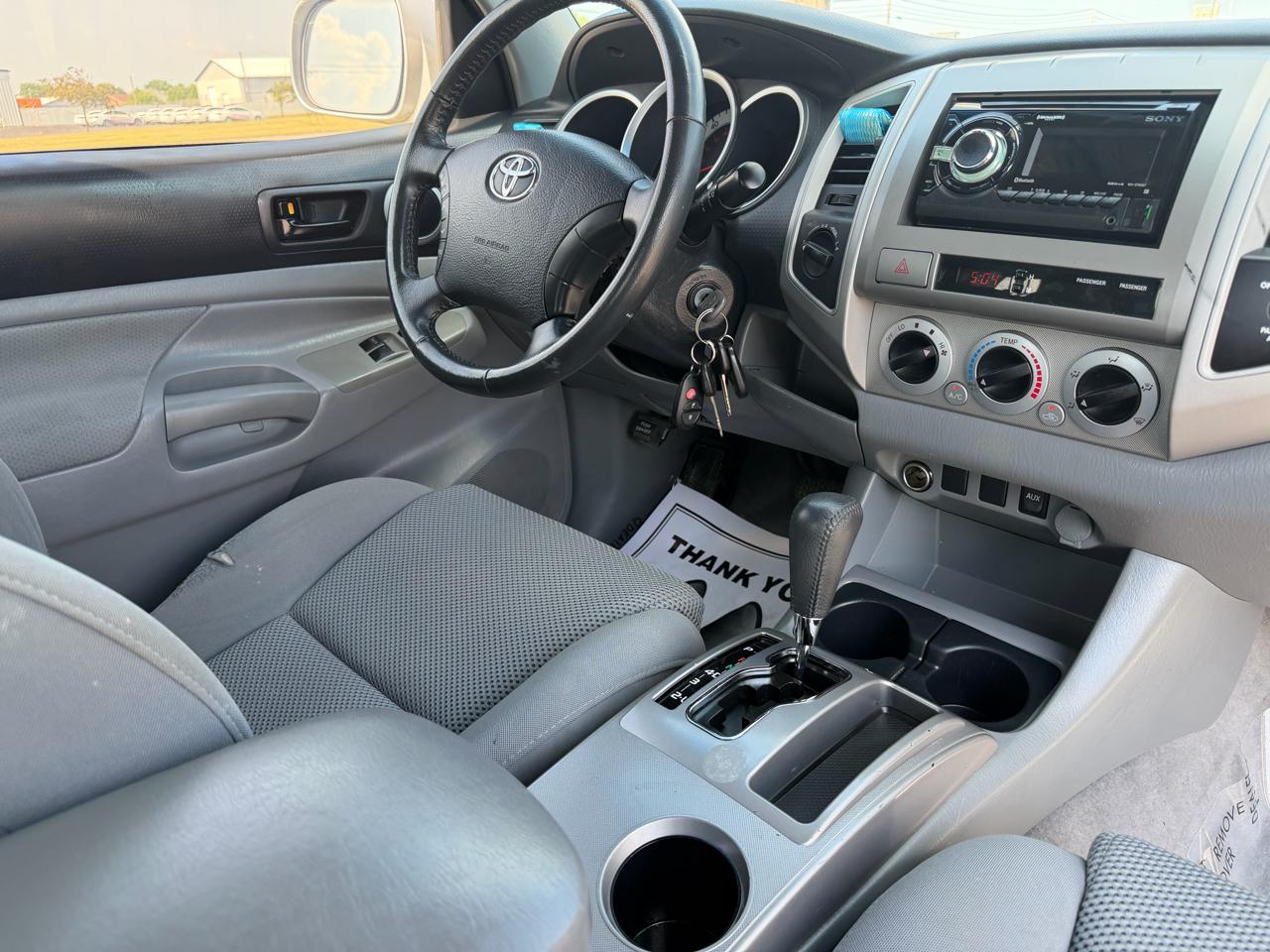 Toyota Tacoma 4WD Access V6 AT (Natl) 2011