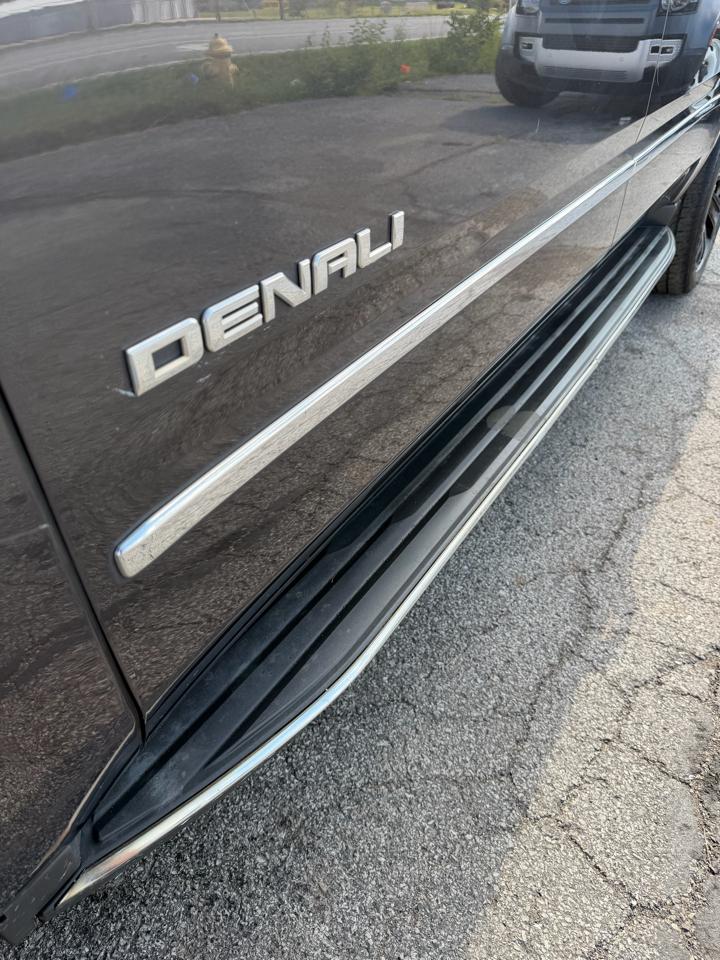 GMC Yukon XL 2WD 4dr Denali 2015