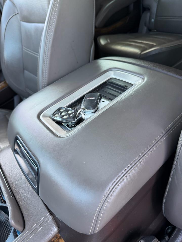 GMC Yukon XL 2WD 4dr Denali 2015