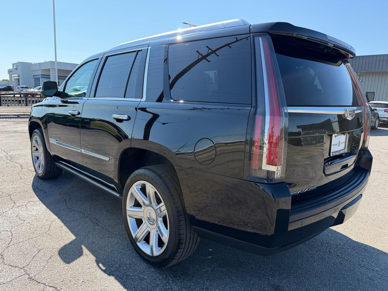 Cadillac Escalade 4WD 4dr Premium Luxury 2018