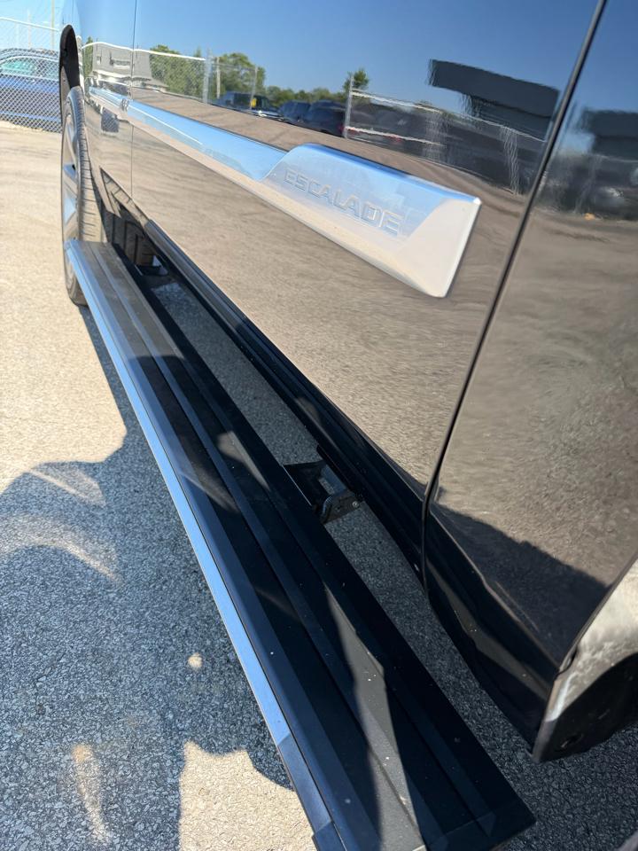 Cadillac Escalade 4WD 4dr Premium Luxury 2018