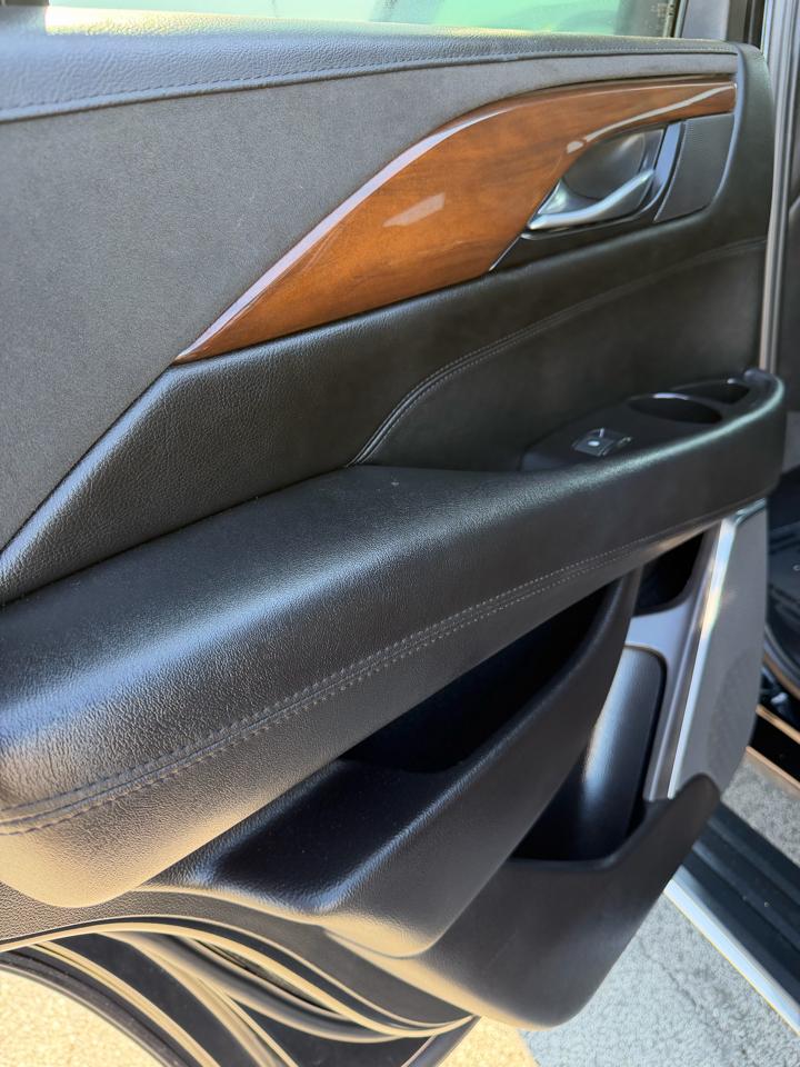 Cadillac Escalade 4WD 4dr Premium Luxury 2018