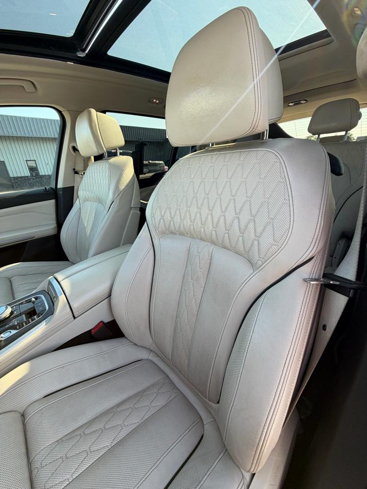 BMW X7 xDrive40i Sports Activity Vehicle 2022