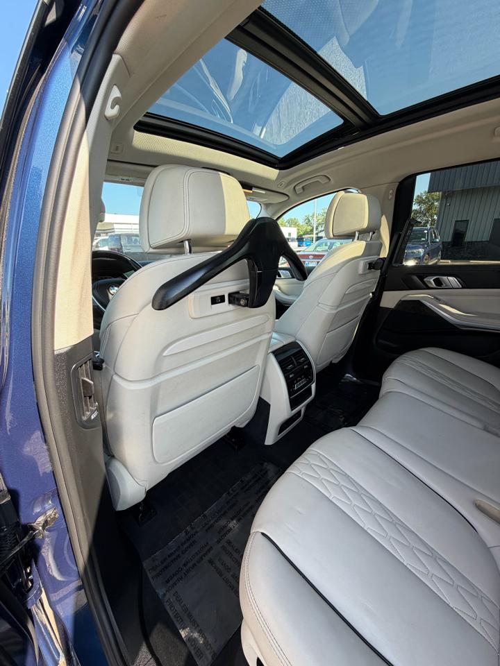 BMW X7 xDrive40i Sports Activity Vehicle 2022
