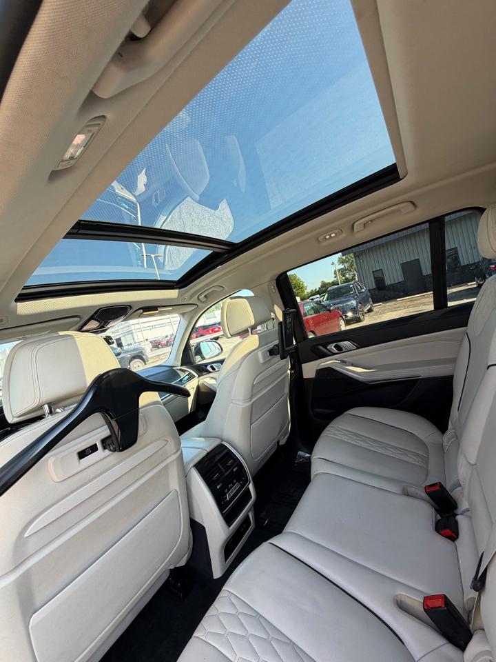 BMW X7 xDrive40i Sports Activity Vehicle 2022
