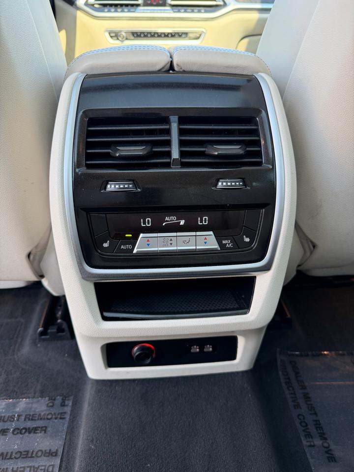 BMW X7 xDrive40i Sports Activity Vehicle 2022