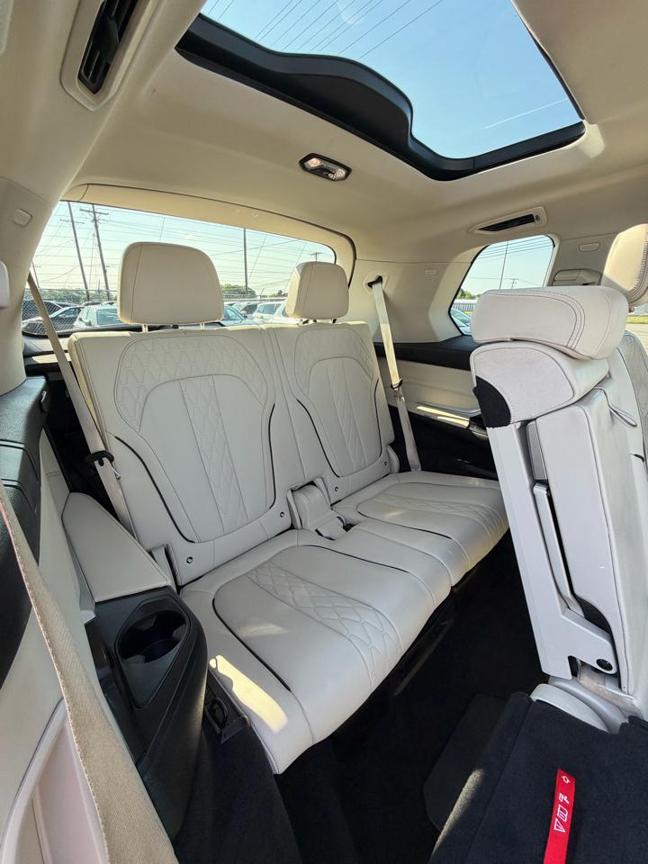 BMW X7 xDrive40i Sports Activity Vehicle 2022