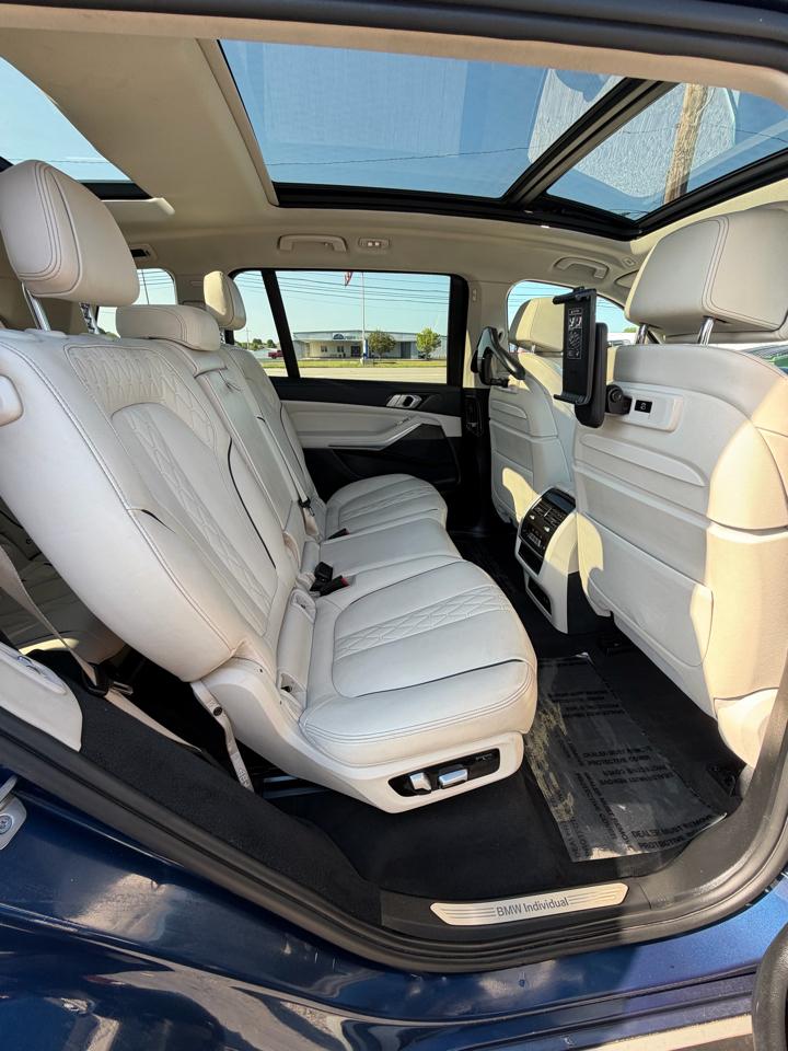BMW X7 xDrive40i Sports Activity Vehicle 2022