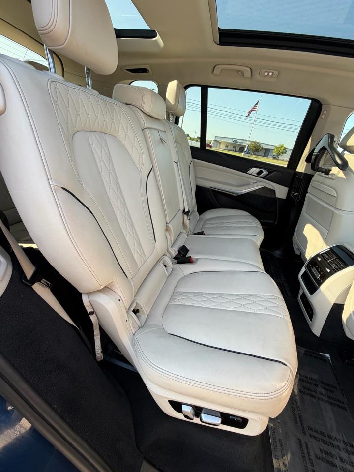BMW X7 xDrive40i Sports Activity Vehicle 2022