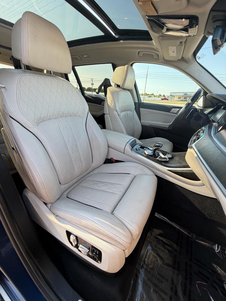 BMW X7 xDrive40i Sports Activity Vehicle 2022