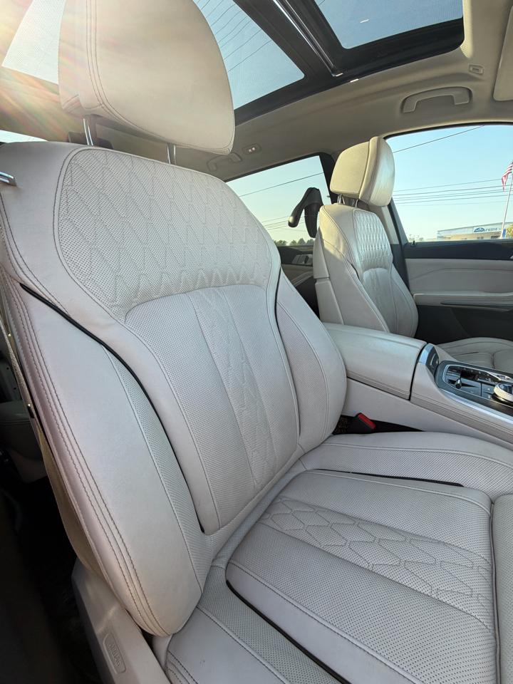 BMW X7 xDrive40i Sports Activity Vehicle 2022