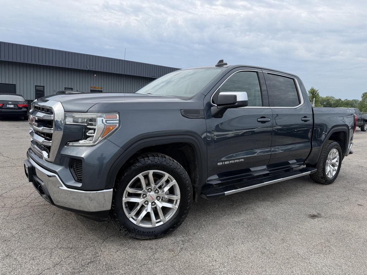 GMC Sierra 1500 4WD Crew Cab 147" SLE 2020
