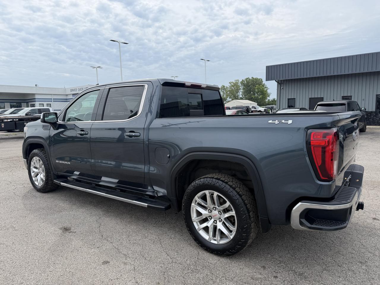 GMC Sierra 1500 4WD Crew Cab 147" SLE 2020