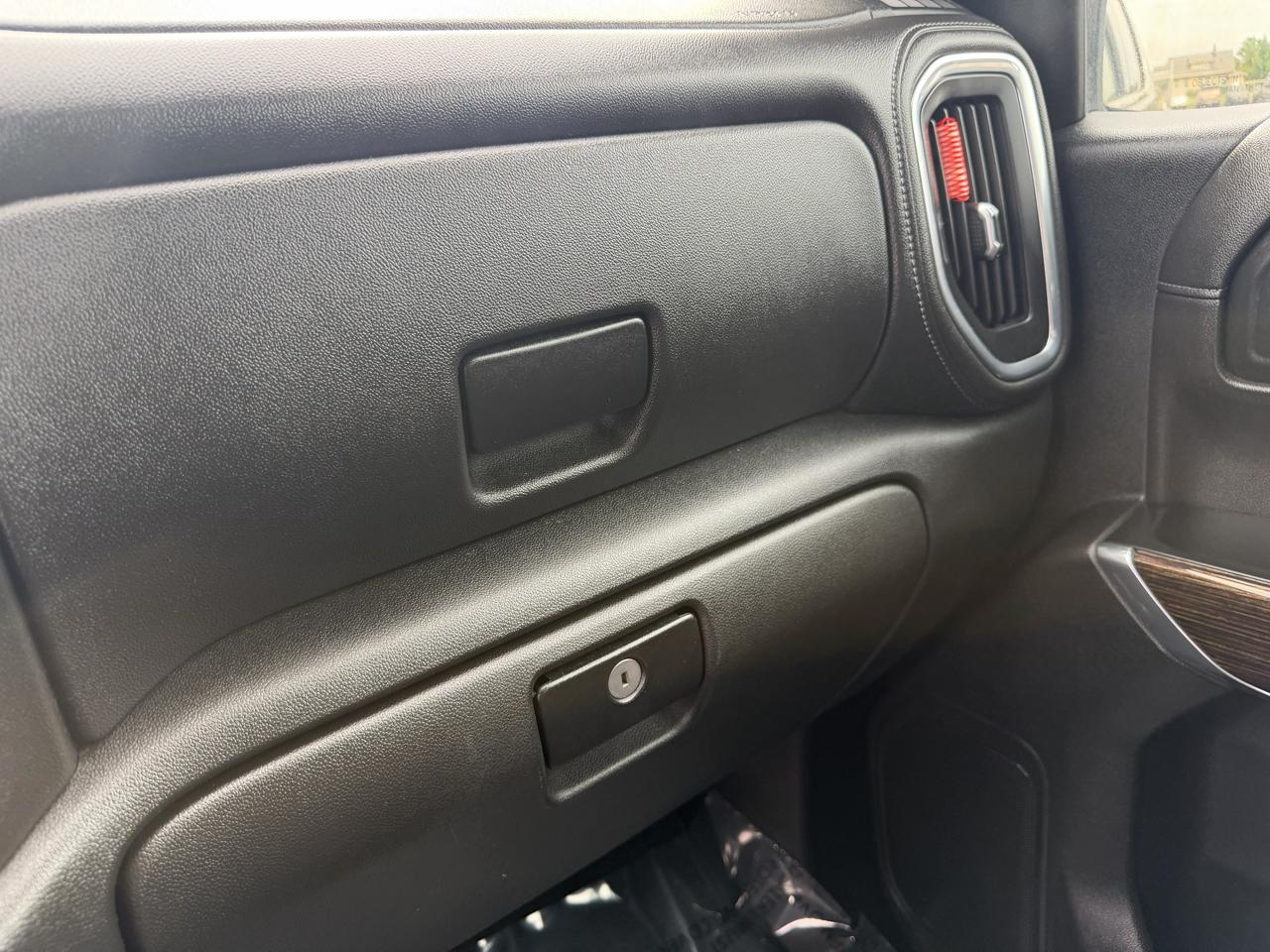 GMC Sierra 1500 4WD Crew Cab 147" SLE 2020