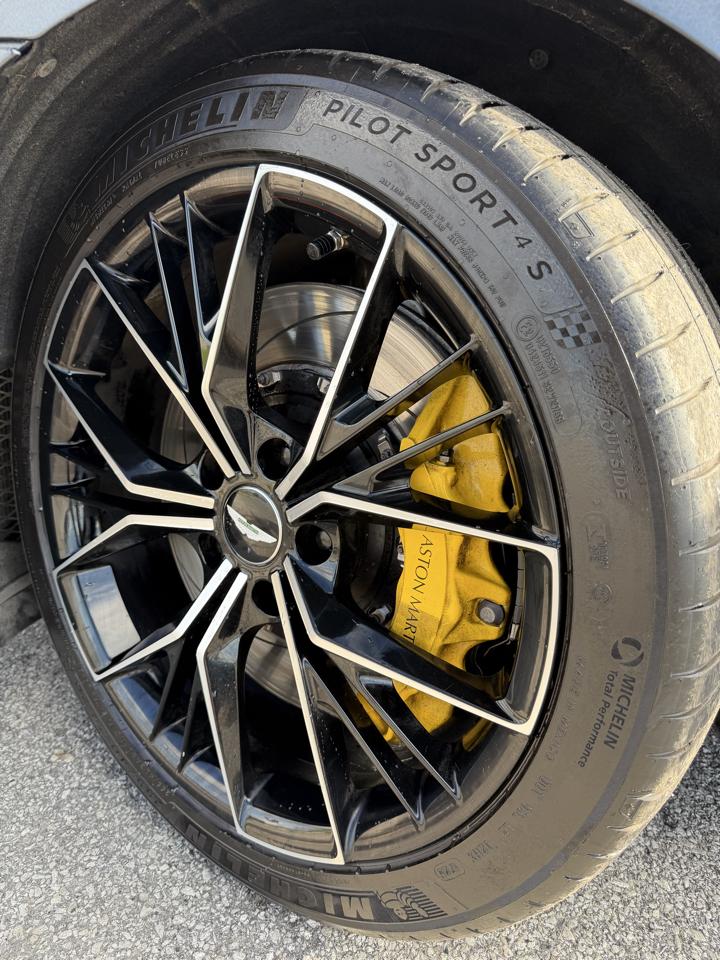 Aston Martin Vantage Coupe Automatic 2021