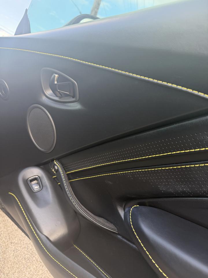 Aston Martin Vantage Coupe Automatic 2021